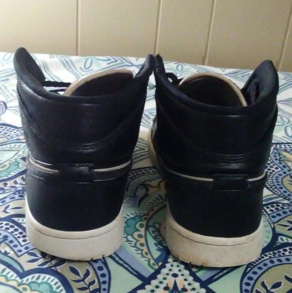 💲SOLD💲Nike Air Jordan 1 Retro High top OG - Picture 5 of 16
